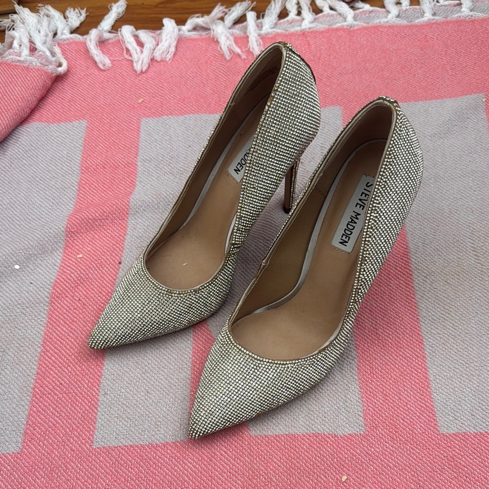 Steve Madden Rhinestone Pumps – NEW! Size 7.5